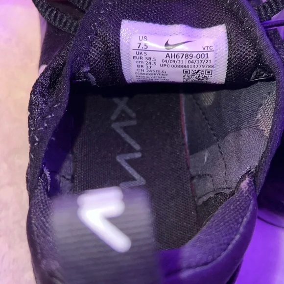 nike air 270s - Picture 3 of 9